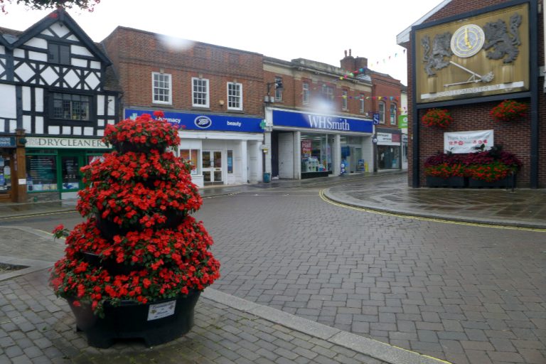 Handcrafted Poppies in City Centres Commemorate WWI Centenary