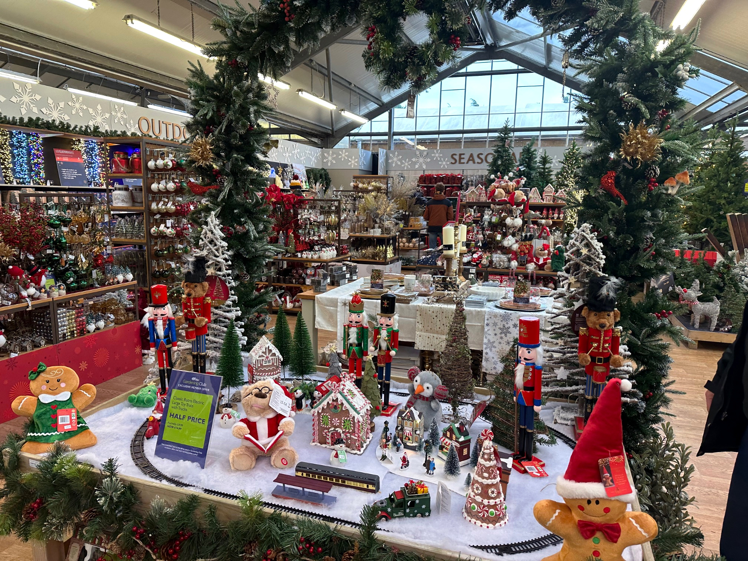 Hillier Garden Centre Christmas display, West Sussex. Photo by A.Howse